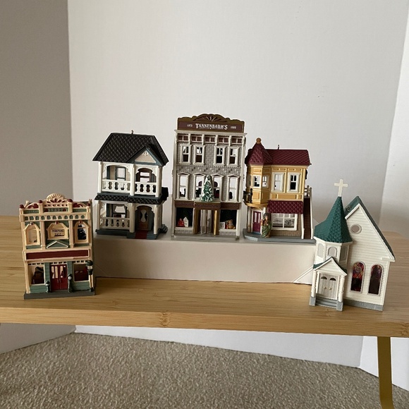 Lot 5 Hallmark Ornaments Nostalgic Houses & Shops 1992-95 NO boxes Dept Store - Picture 1 of 12